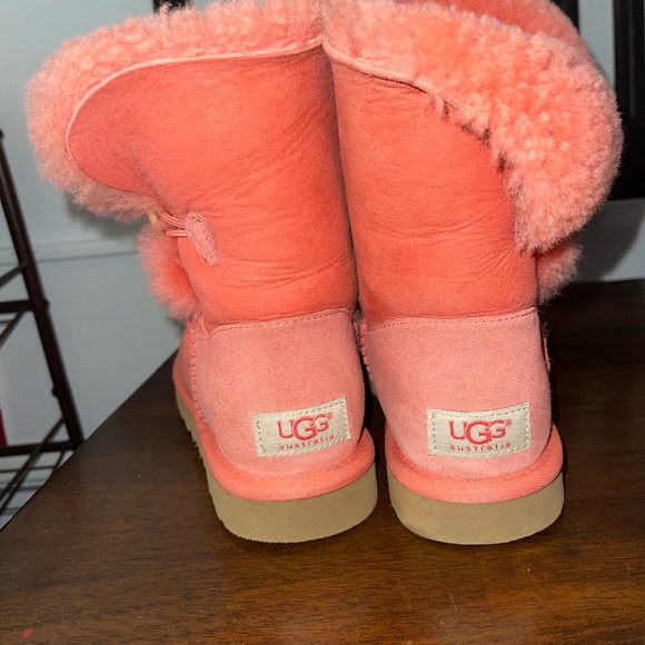 Ugg Bailey Button Kimono Flower Boots - Picture 5 of 6
